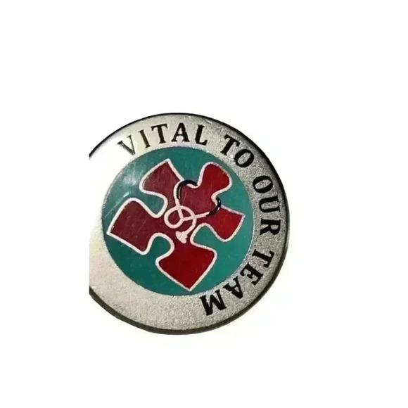 Medical Pin-Vital Part of the Team - Picture 1 of 2